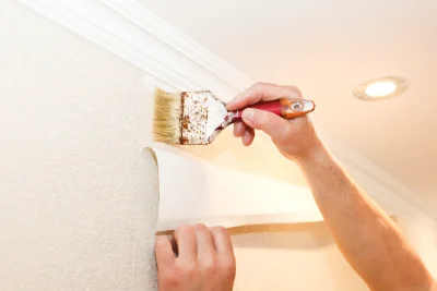 Pose de papier peint à Senconac — revêtements muraux et toiles de verre